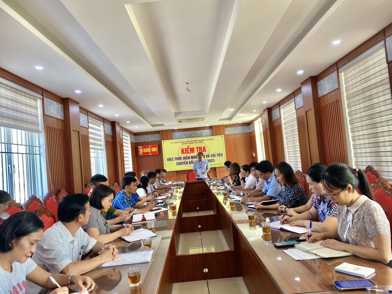 UBND huyện Quảng Xương kiểm tra việc thực hiện nhiệm vụ và chỉ tiêu chuyển đổi số năm 2023 của xã Quảng Định